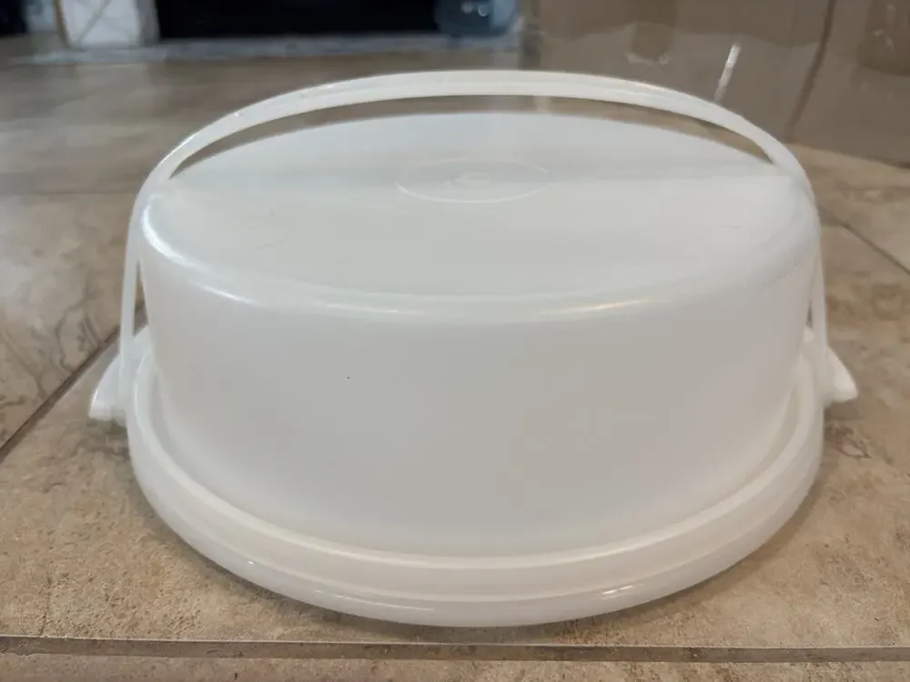 Vintage Tupperware Round Cake Taker Pie Carrier White w/ Locking Handle & Lid